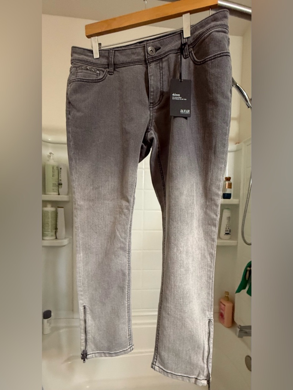 a.n.a Women's Skinny Jeans in Faded Gray